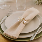 Anillo Para Servilleta Diseño Rosa Blanca Con Perla Dorado